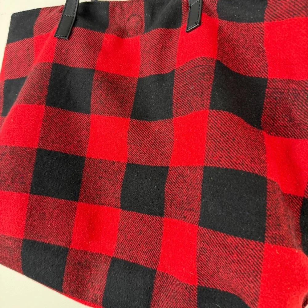 G.H. Bass Tote Bag Women's Red Buffalo Plaid Flannel Attached Leather Pouch